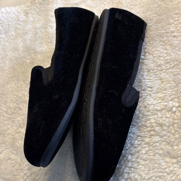 Elegant Black Kids Slippers - Picture 5 of 5